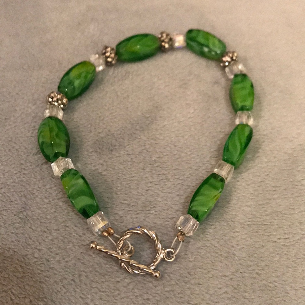 Costume jewelry bracelet